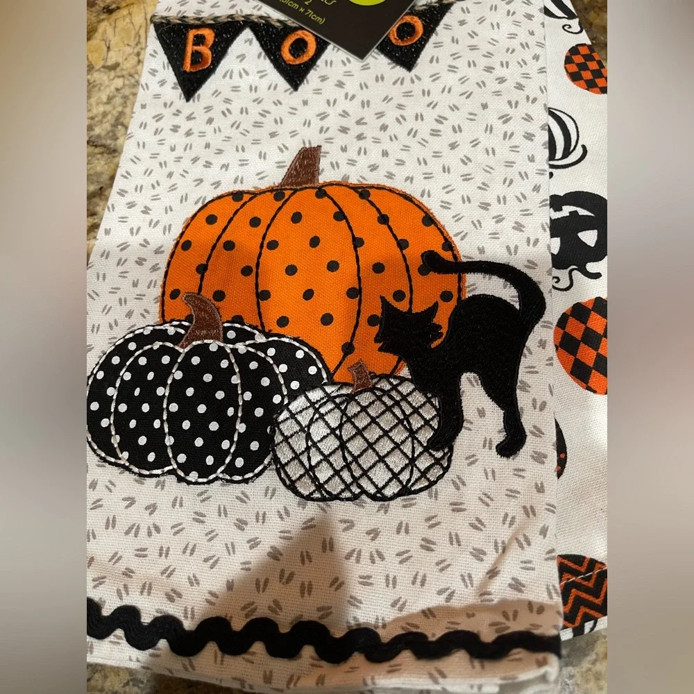 Goblin & Ghoul enbroidered kitchen towels set BOO, pumpkins spooky cat NEW!
